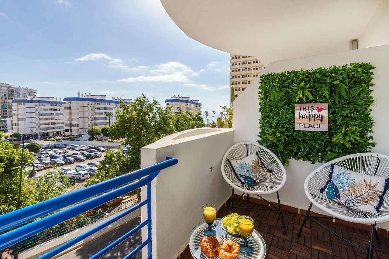 Apartment 2Nd Line From The Beach , Seaviews + Parking &Pool Benalmadena