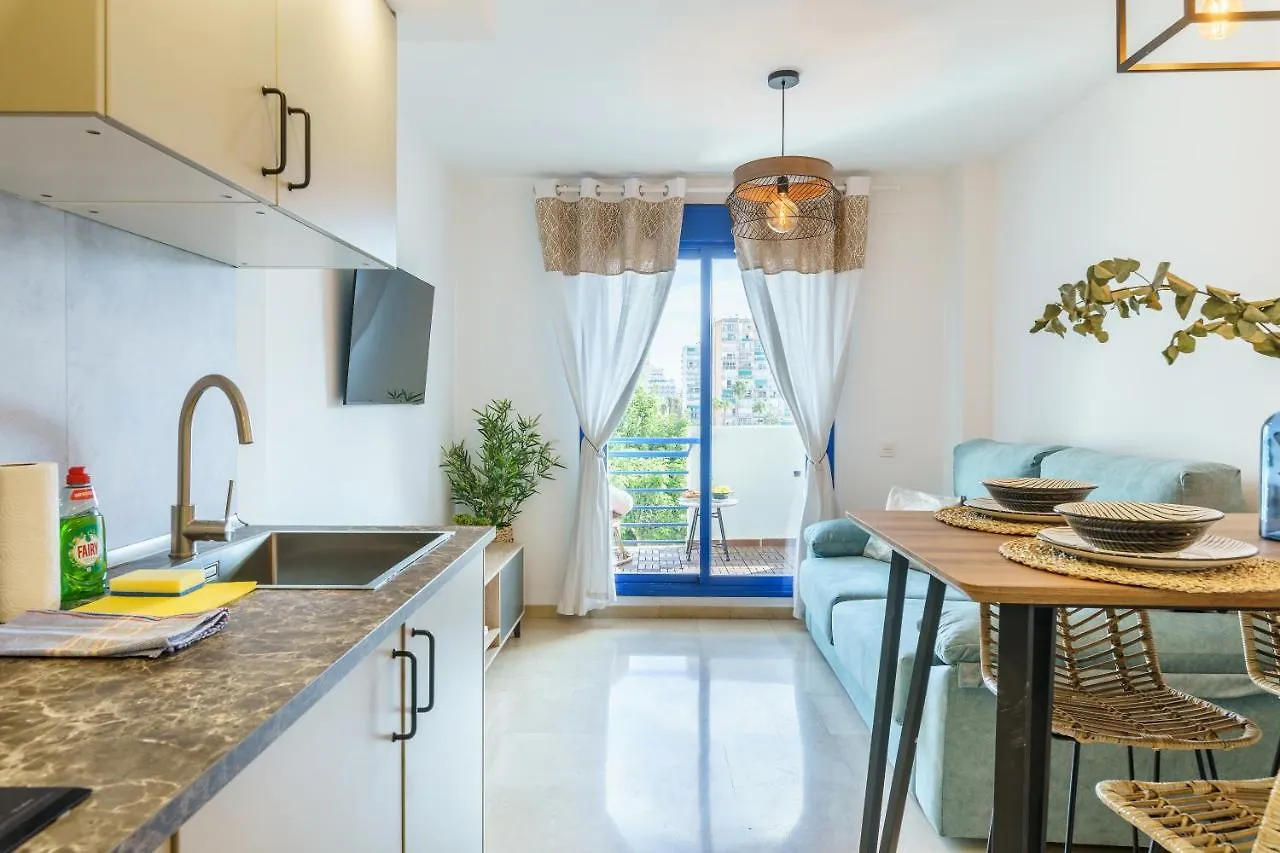 Apartment 2Nd Line From The Beach , Seaviews + Parking &Pool Benalmadena Spain
