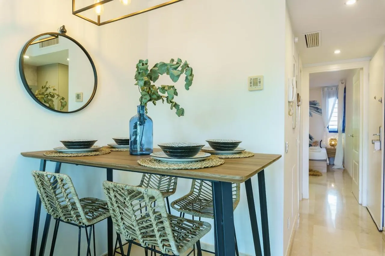 2Nd Line From The Beach , Seaviews + Parking &Pool Benalmadena Apartment