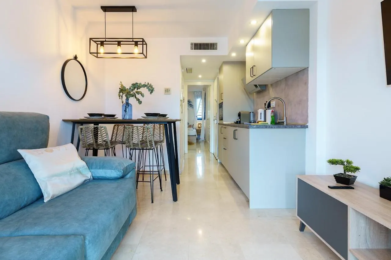 Apartment 2Nd Line From The Beach , Seaviews + Parking &Pool Benalmadena Spain